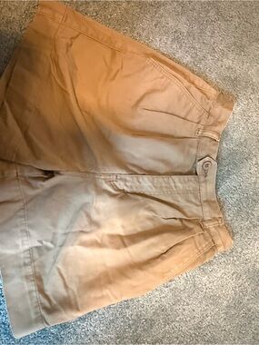 Women's Khaki Cargo Shorts with Front Pockets